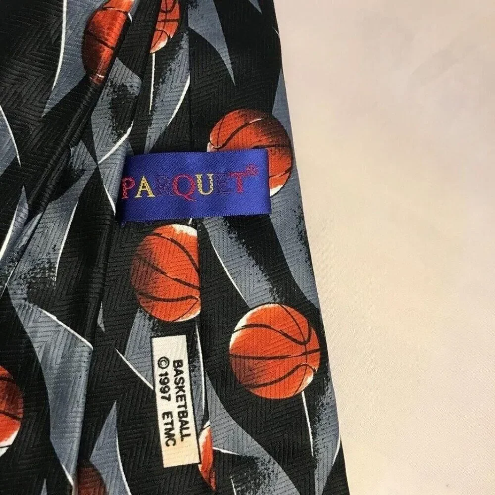 #1208 VTG PARQUET NECKTIE 1997 BASKETBALL THEME NECKTIE  48X3
